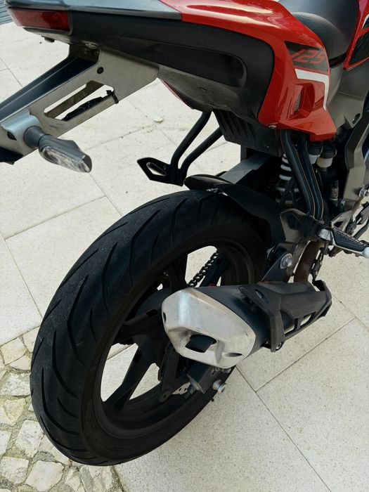 Keeway rkf - vermelha