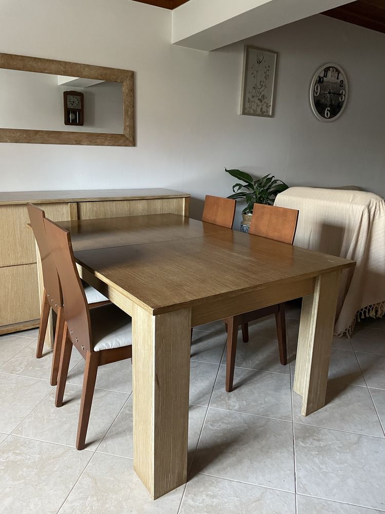 Mesa de madeira extensivel