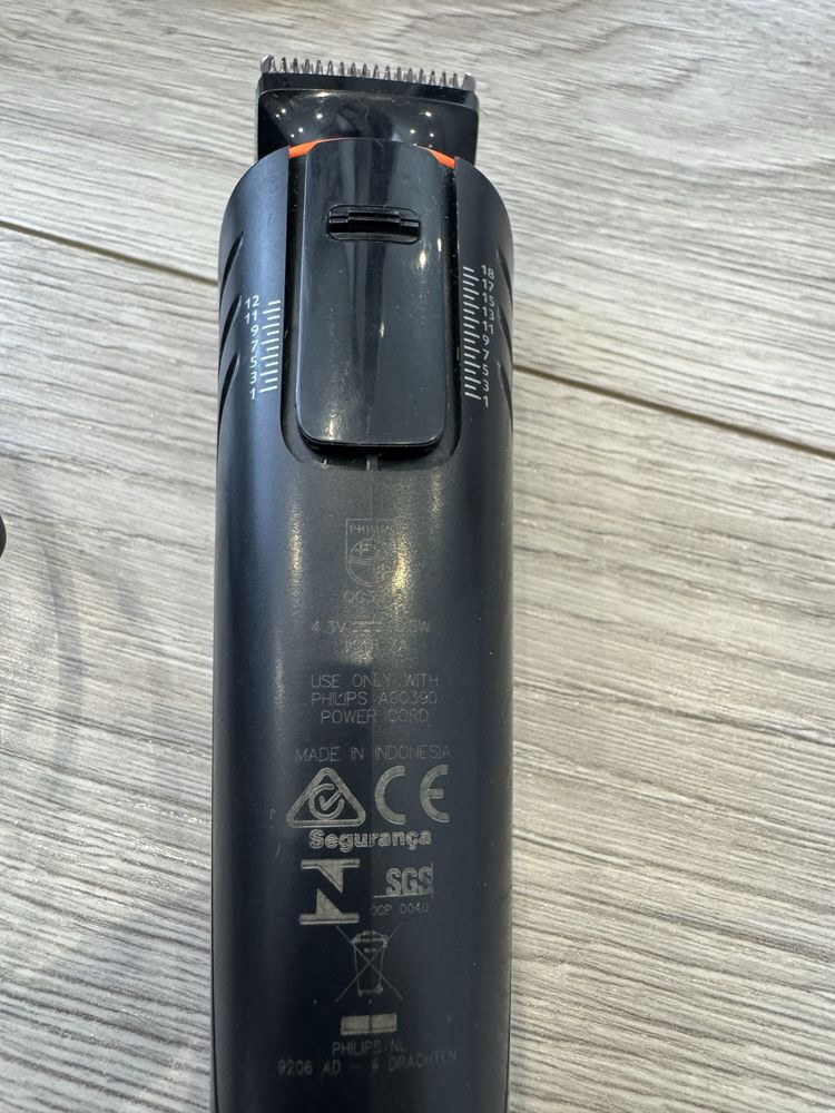Maszynka do strzyżenia golenia trymer Philips Multigroom A00390