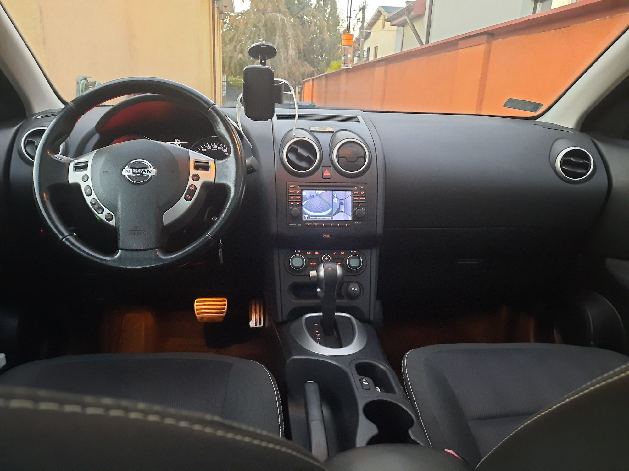 Qashqai 1,6 gaz hak 2013 automat wyjeżdżam duży upust