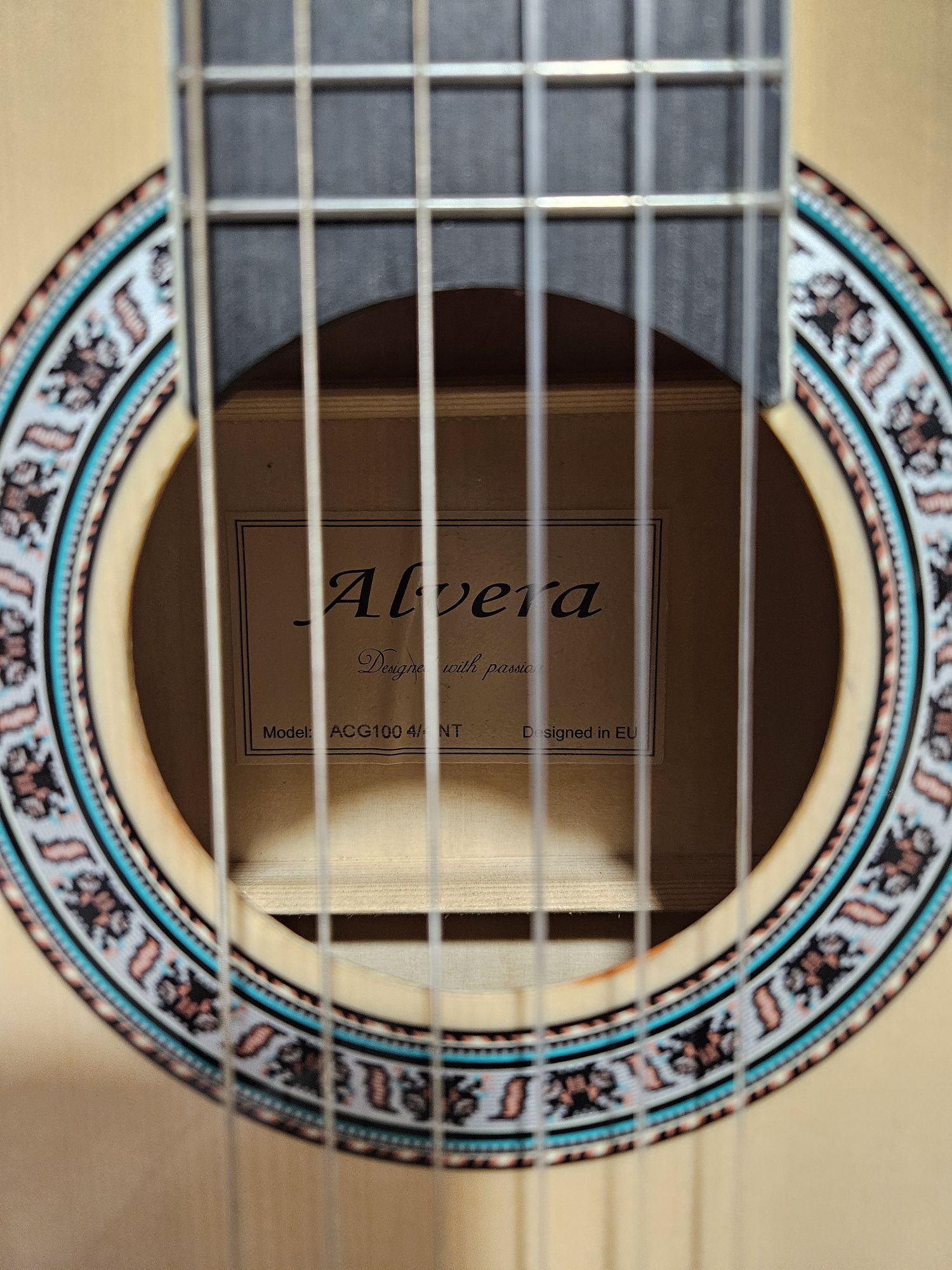 Gitara klasyczna Alvera model ACG100 4/4 NT