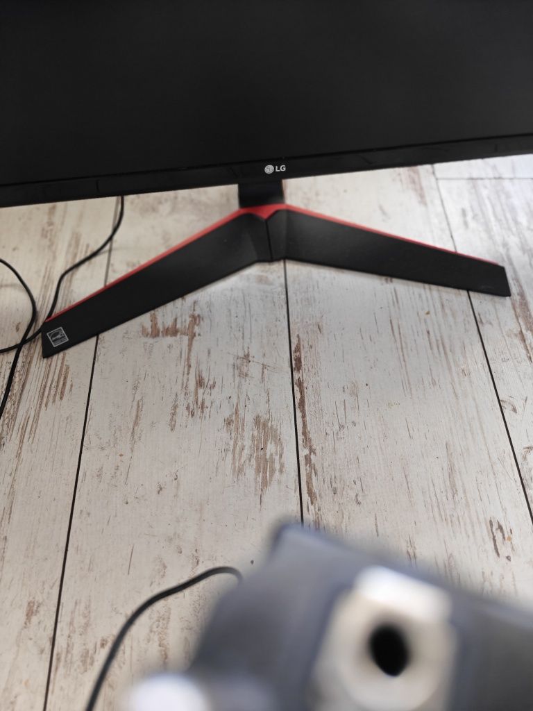 Monitor LG 24 cale
