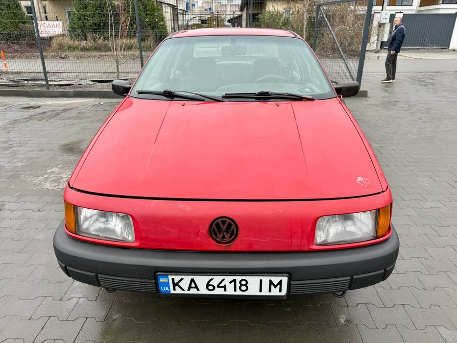 Volkswagen Passat 1989 рік! 1.6 бенз/механіка Документи порядок! Київ!