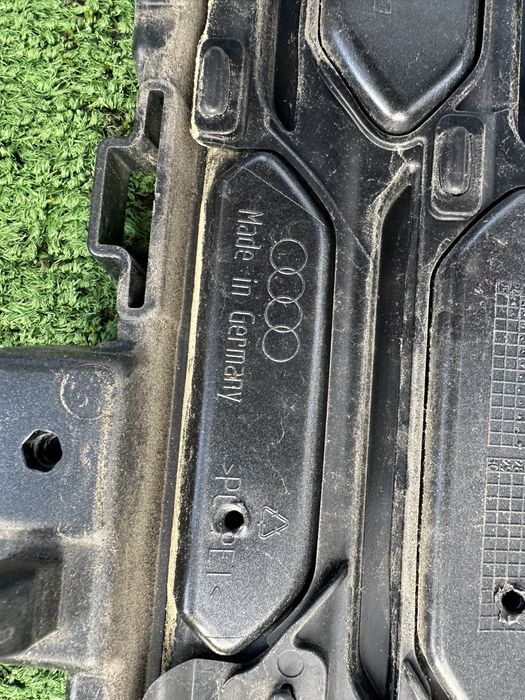 Grelha Q8 etron nunca usada