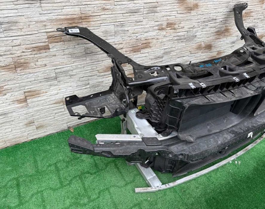 BMW X1 F48 радіатор вентилятор панель балка