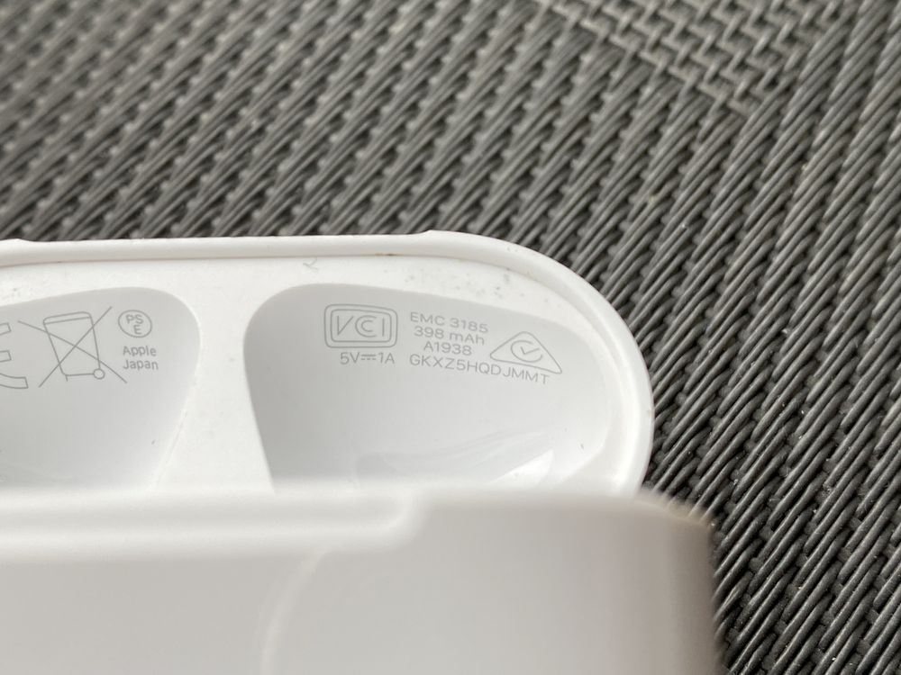 Apple Airpods 2 Wireless Charging Case