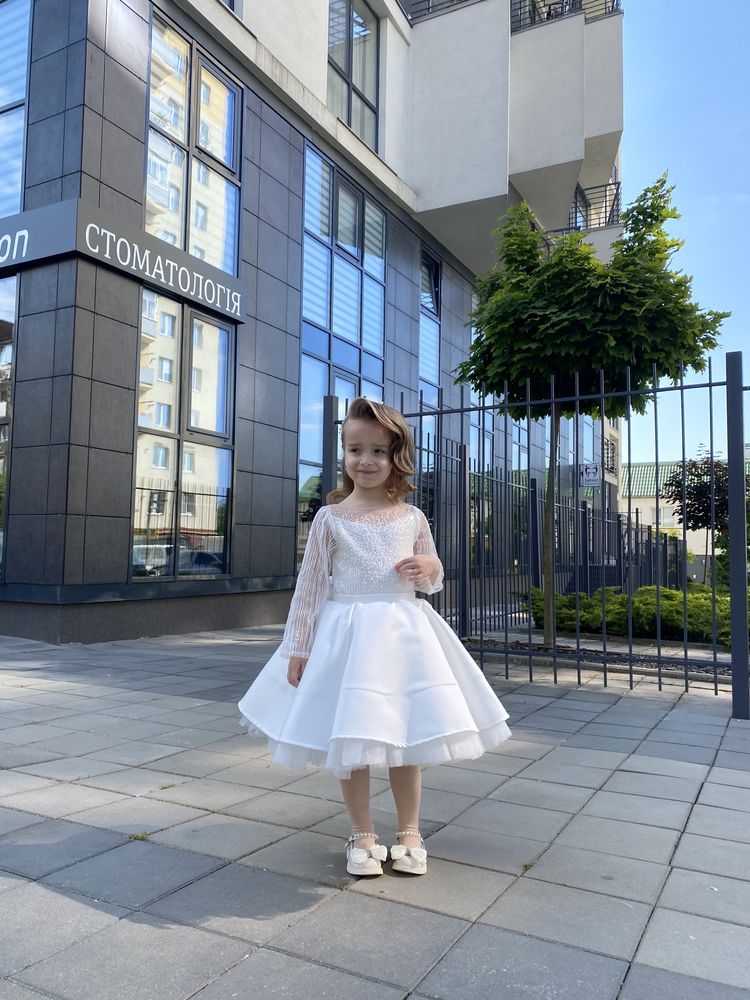 Шикарна сукня на випускний