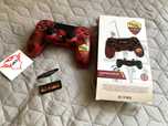 Gamepad Sony PS4 (czerwony)+nakładka na pada PS4 AS ROMA- zestaw