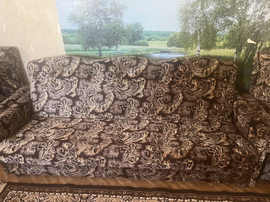 Продам диван с креслами