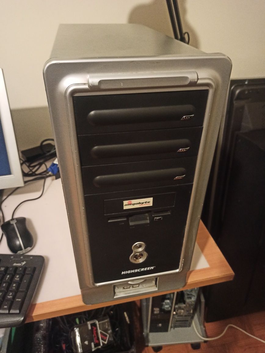 Torre computador Pentium 4