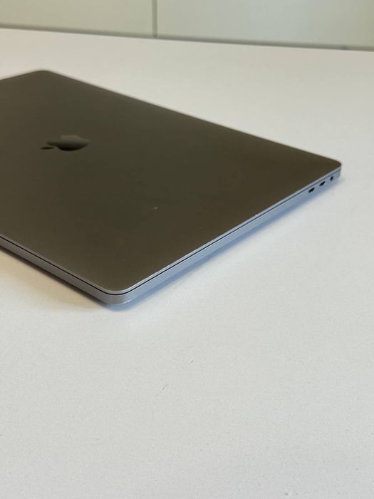 MacBook Pro 16” 2019 i7 16 gb RAM 512 gb SSD Space Gray 117ц