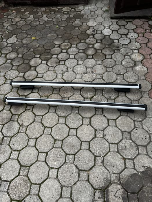 Поперечки на стандартні рейлінги. Модель Rav4  Перемички на дах.