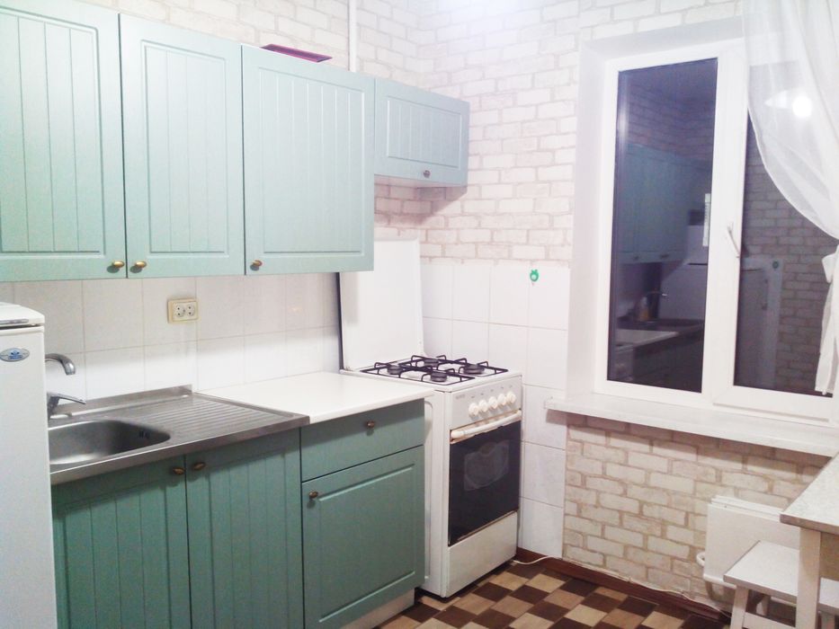 Посуточно,почасово на 1,2 месяца квартира в начале Троещины