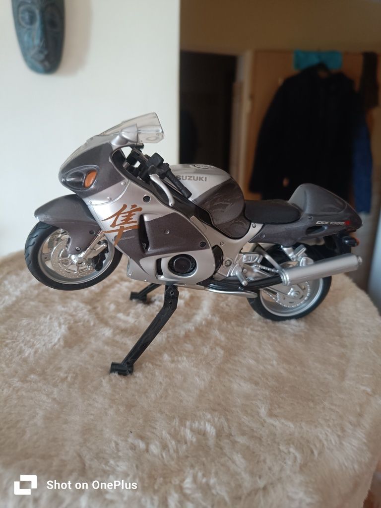 Model Suzuki GSX 1300R