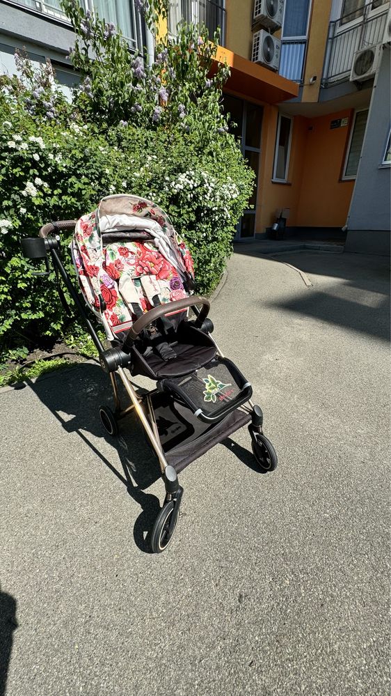 прогулянкова коляска cybex priam spring blossom