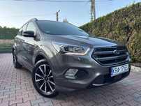 Ford Kuga Ford Kuga St-line Niski Przebieg 44tys km LED Kamera Czujniki El. Hak
