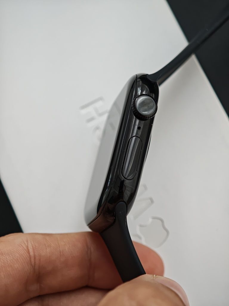 Apple watch 10 + Spigen case + ремінці