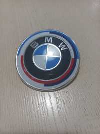 Значок BMW на машину