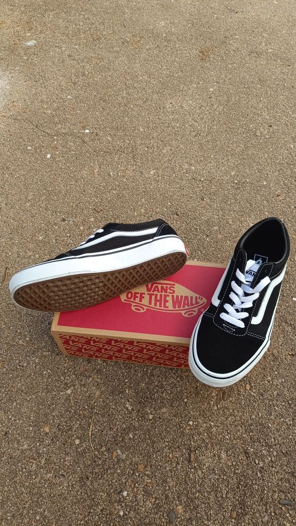 Sapatilhas Vans N 37 novas