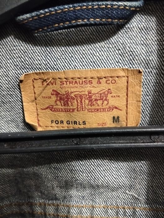 Одяг, жіноча куртка джинсова Levis