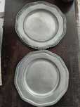 Conjunto de pratos em estanho