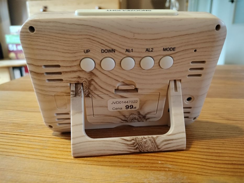 Zegar cyfrowy kolor jasne drewno