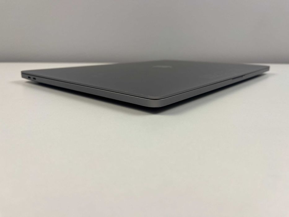 Ноутбук Apple Macbook Pro 16 A2141 2019 i9 64GB Pro 5500M 8GB 1TB SSD