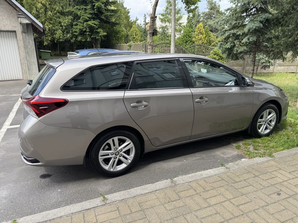Toyota Auris TS Active Plus 2016 1.6 PB/LPG Super stan!!