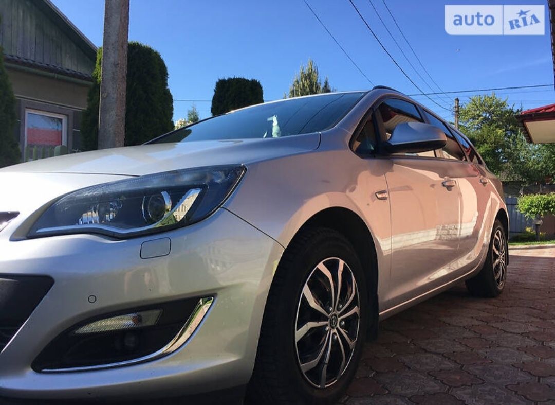 Opel Astra J 1.7cdti 2013р.