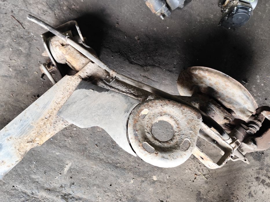 Belka tylna oś zawieszenia sprężyna Golf IV Audi A3 8L Skoda Octavia I