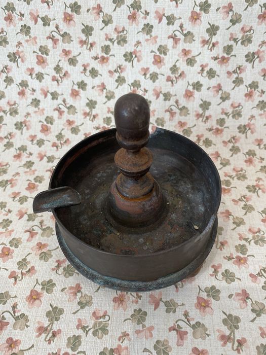 Popielniczka z łuski sztuka okopowa