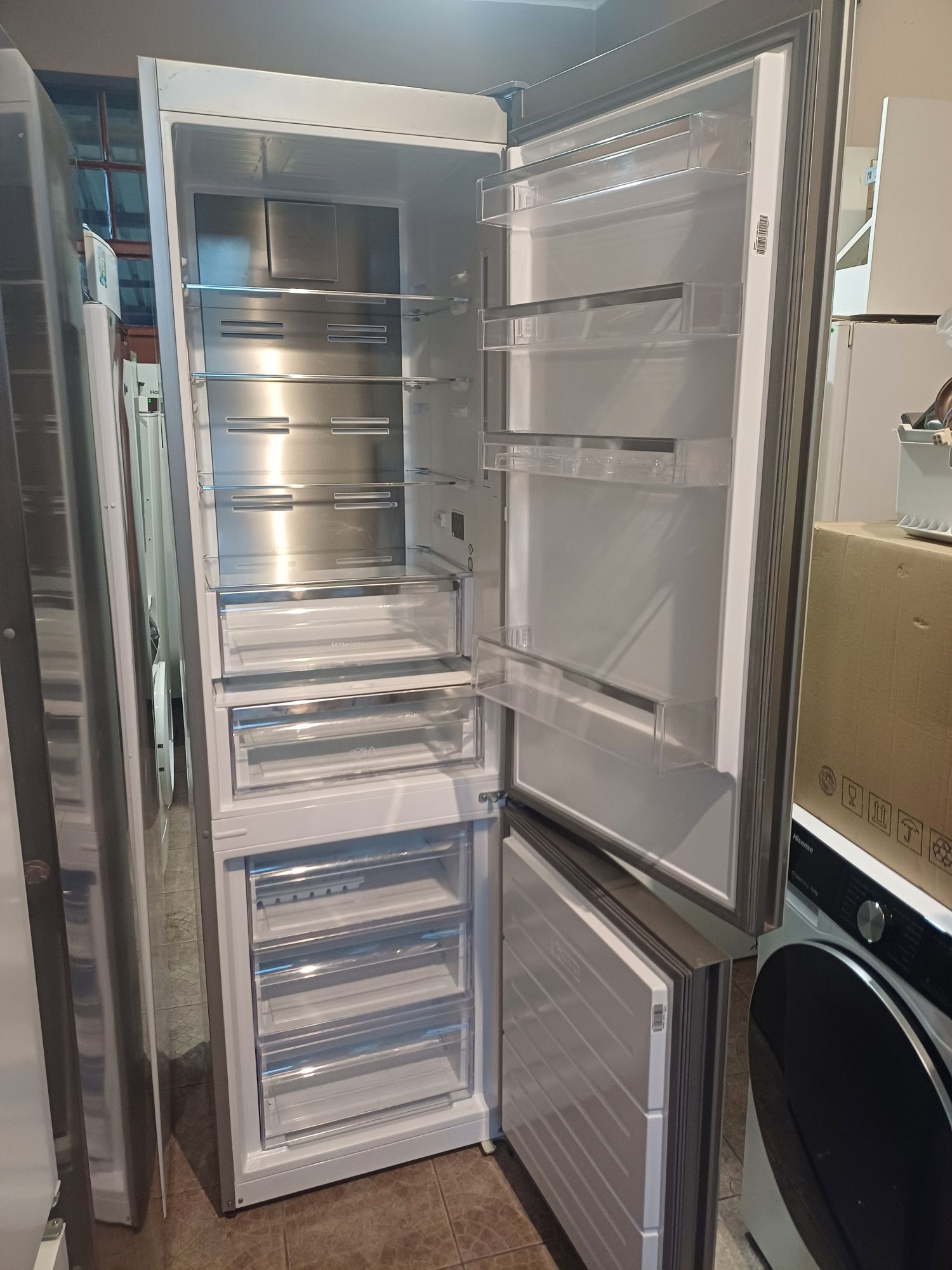 Lodówko zamrażarka Electrolux białe szkło Twin Tech NoFrost A ++