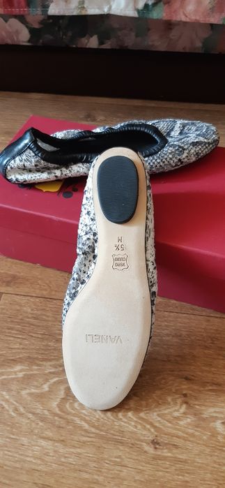 Балетки Vaneli новые