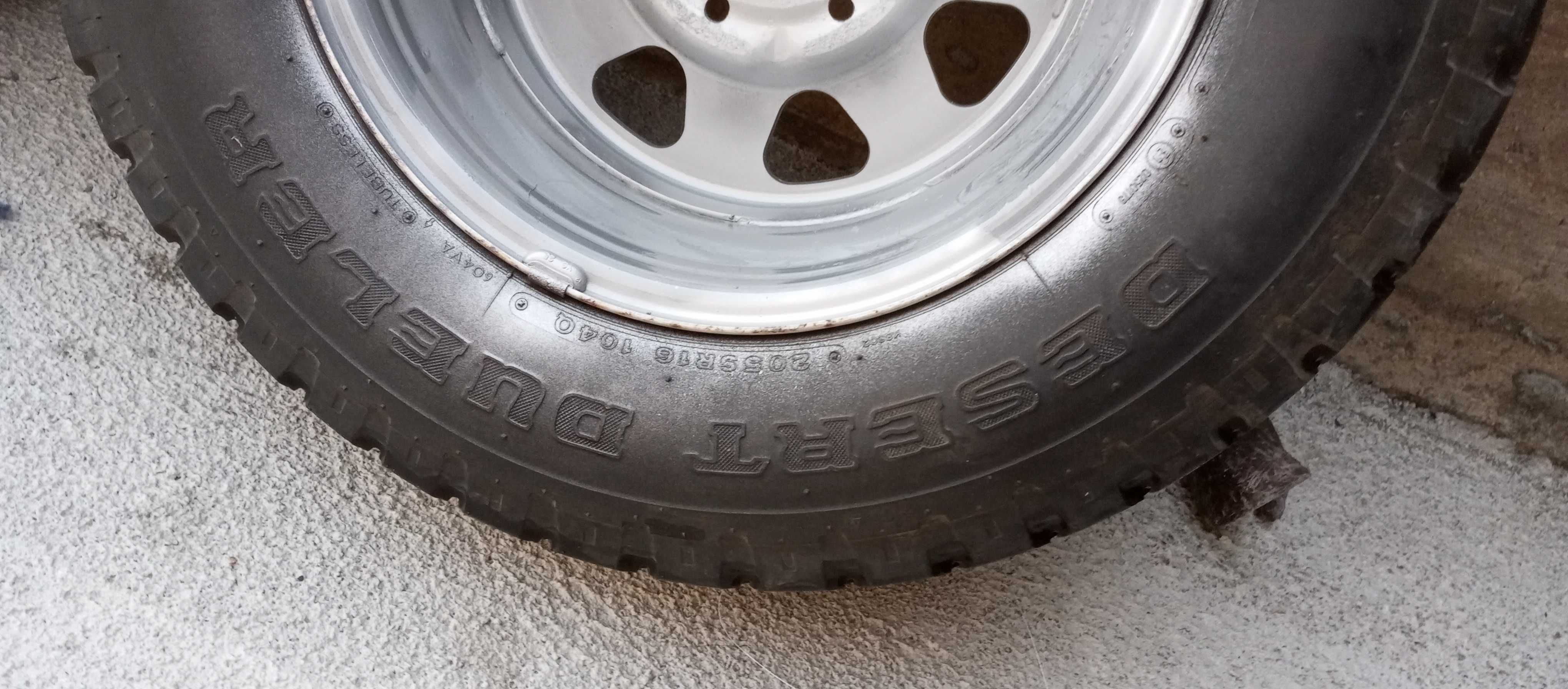 Pneu e capa Pneu 205SR16 para JIPE acho que TOYOTA LAND CRUISER