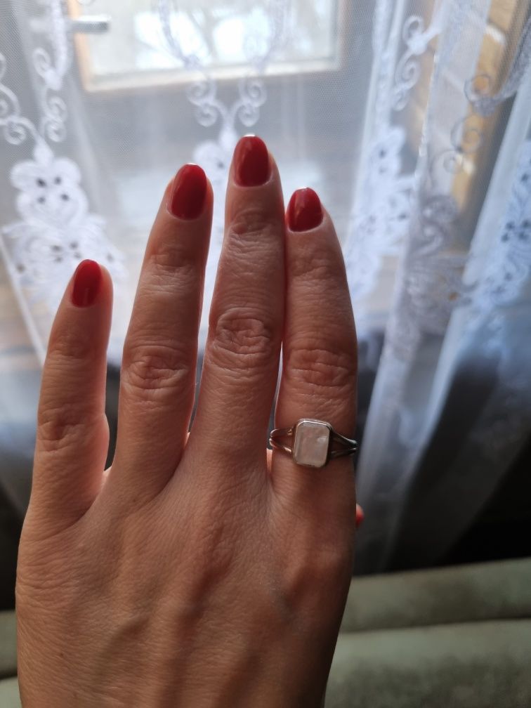 Серебряное кольцо цирконий, розовый кварц, лунный камень, серьги конго