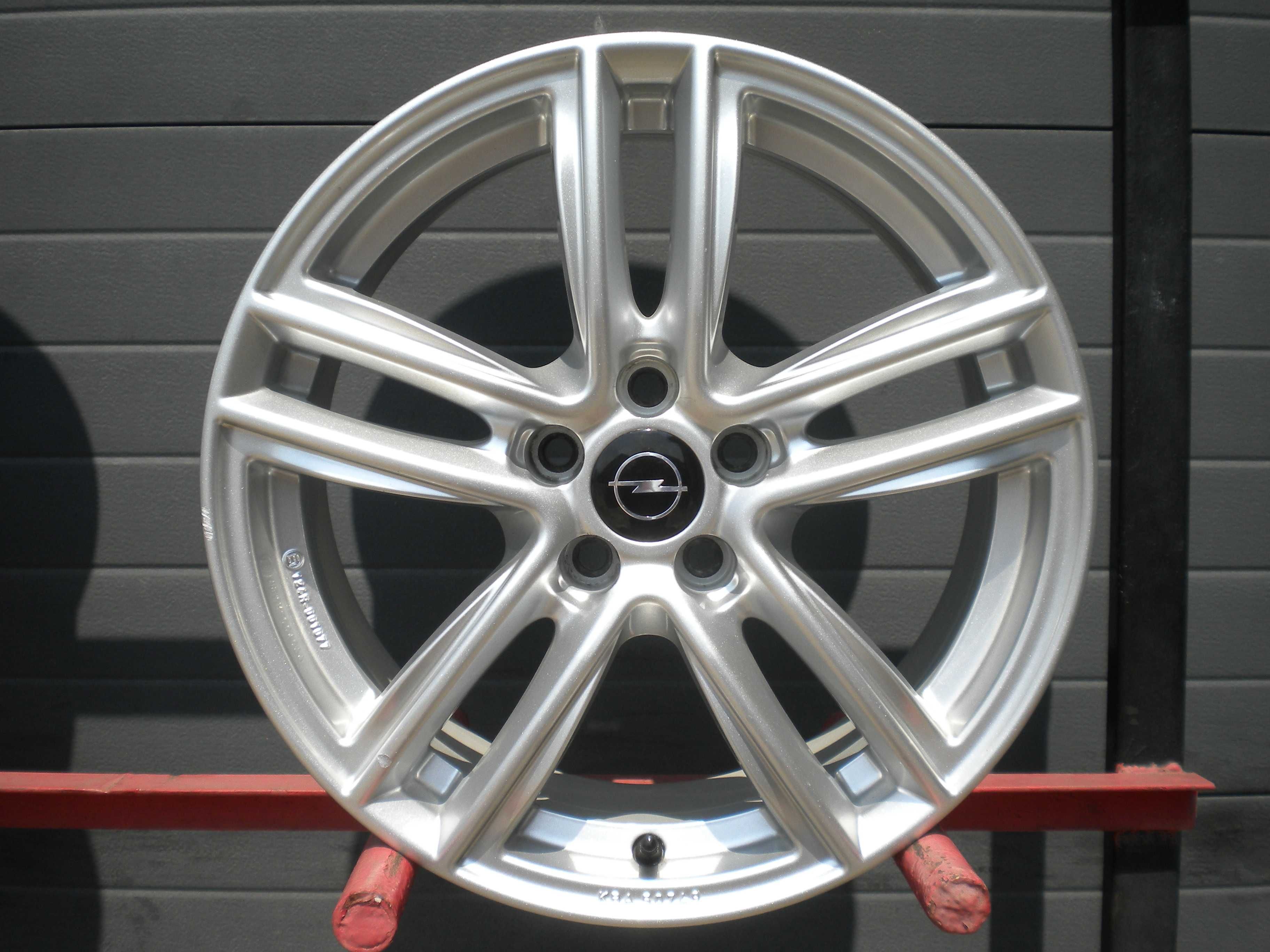 Felgi aluminiowe Rc Design 17 5x105 Opel Astra J K Mokka
