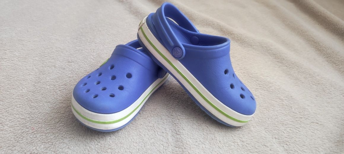 Продам crocs c 8-9