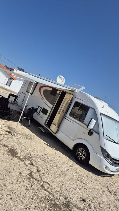 Autocaravana Burstner aviano cama central todos os extras
