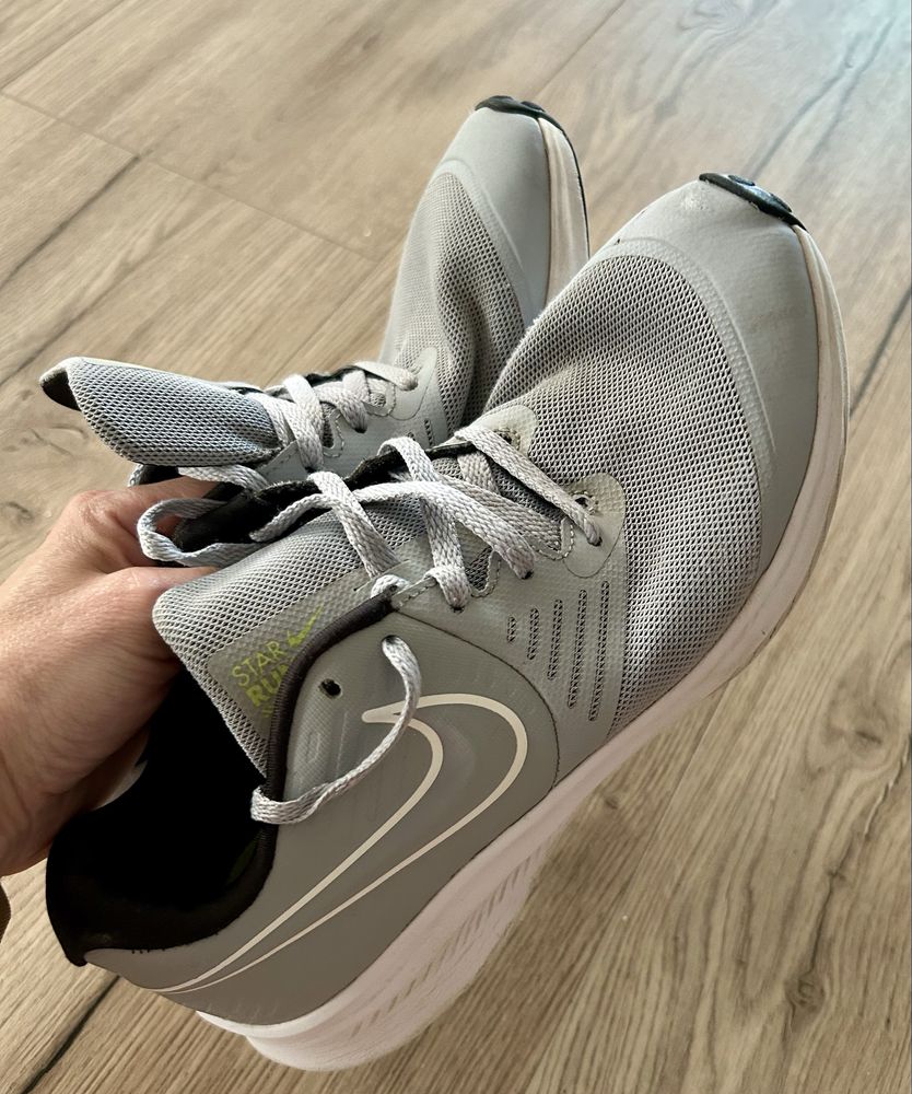 Buty sportowe adidasy dla chłopca Nike Star Runner r 38