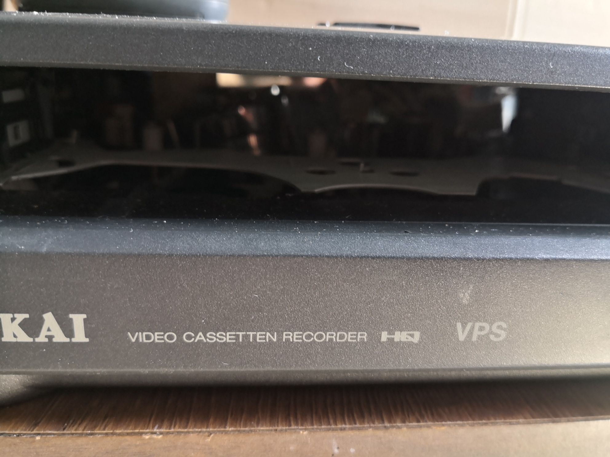 Magnetowid Akai F200EOG +Pilot opis