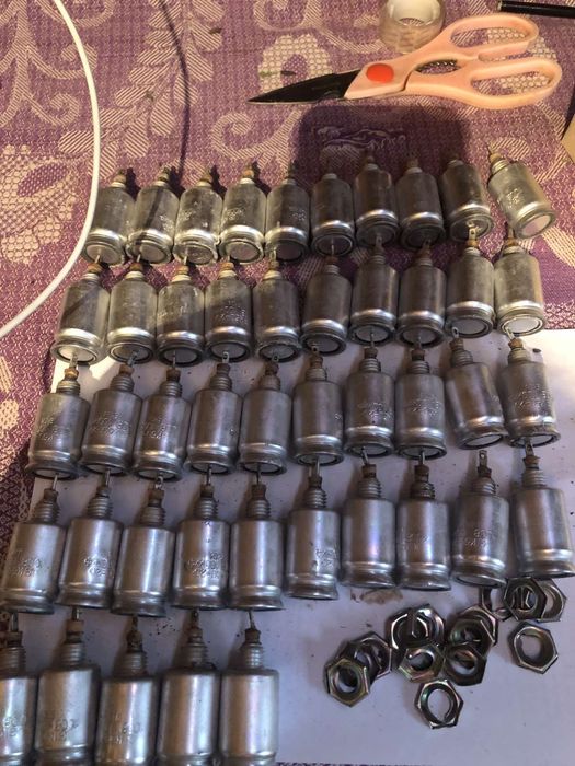 Конденсатори та транзистори