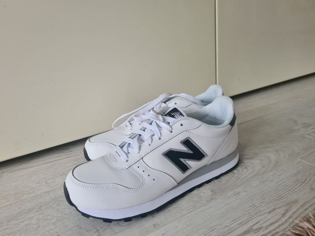 New balance оригинал кроссовки белые 41 размер