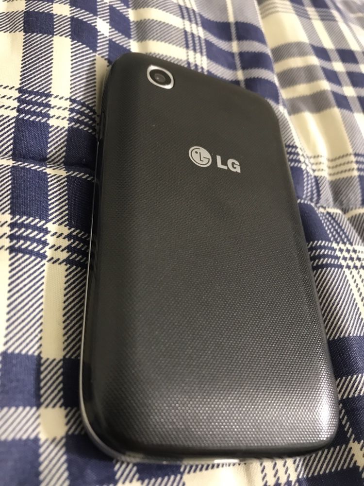 Vendo telemóvel da marca “LG”