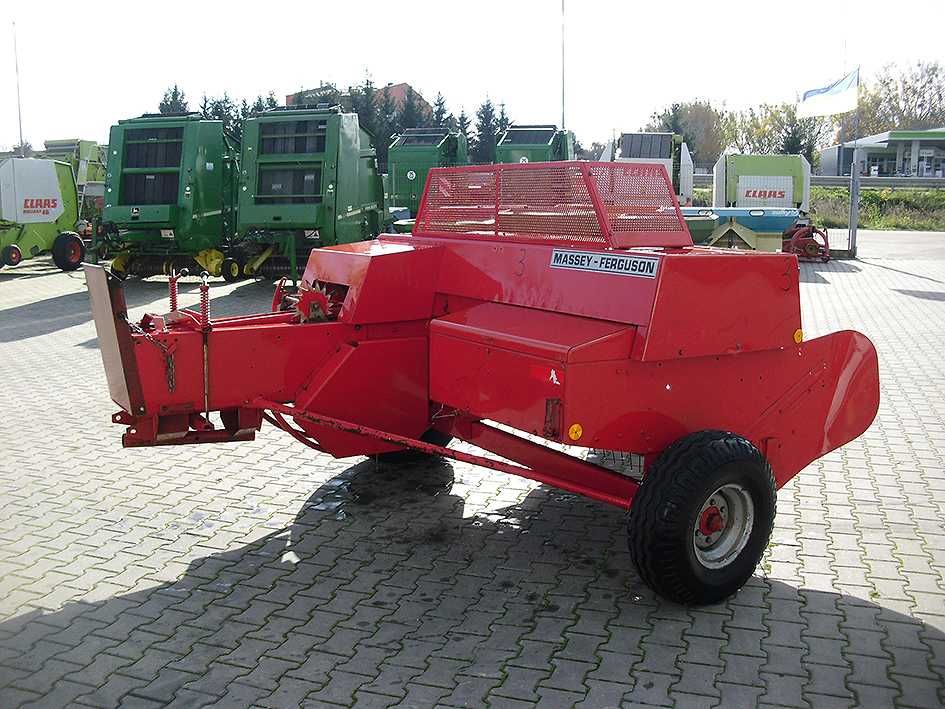 Пресс подборщик Massey Ferguson 120