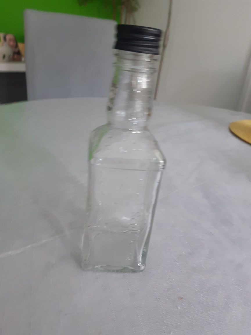 Butelka kwadratowa. 200 ml
