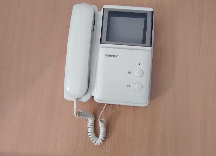 Продаю відеодомофон Commax DPV-4MT