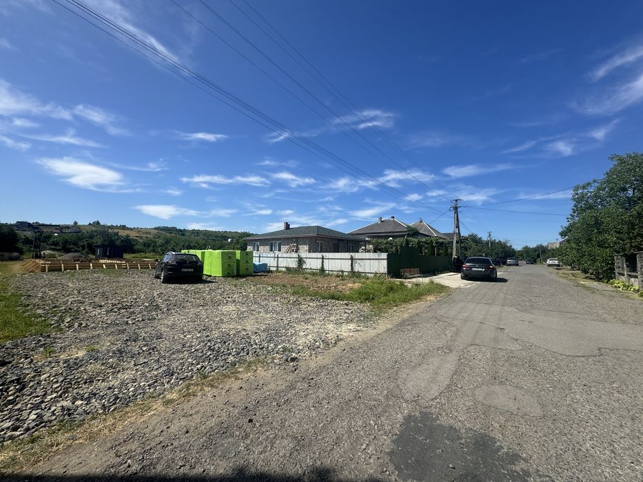 Продаж ділянки в.Лази/15 соток/Газ/Світло/Асфальт