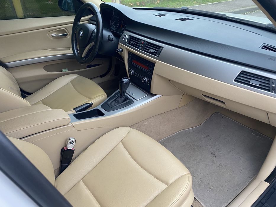 Продам BMW.  320