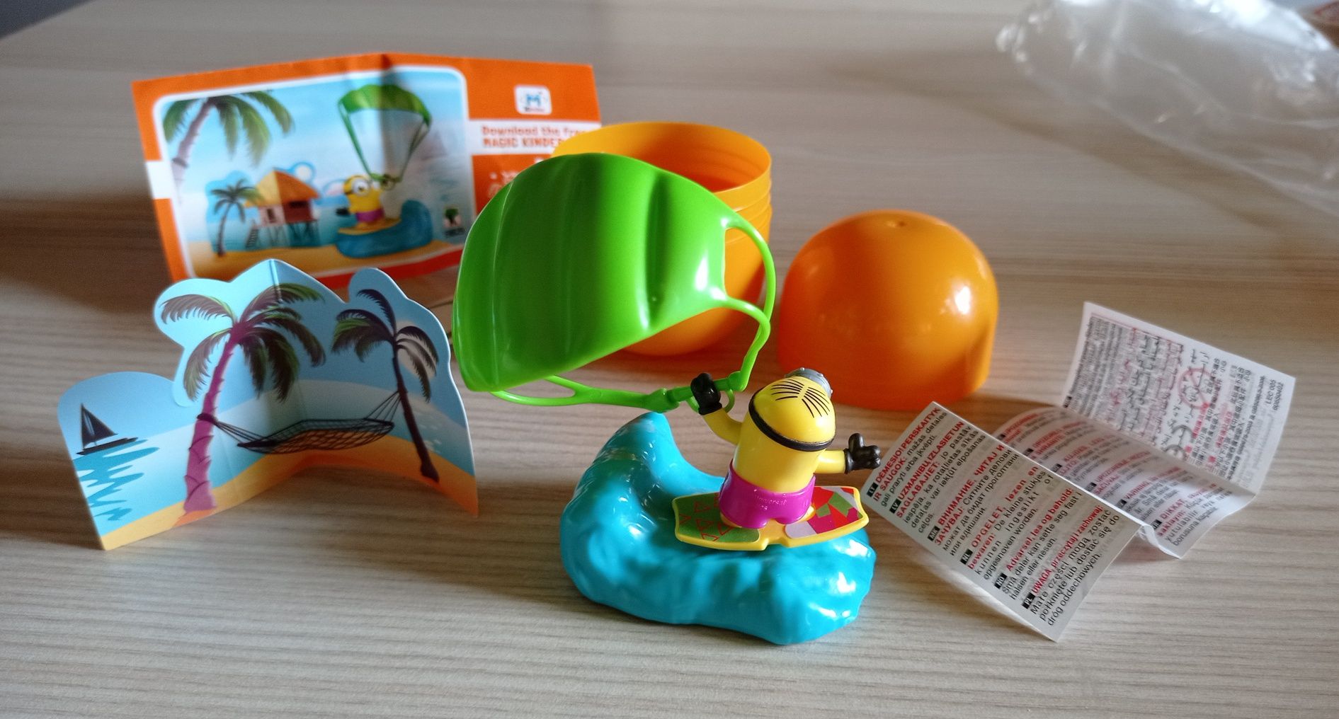 Nieużywany super zestaw Minionki Kinder maxi - figurka jeździ kompletn