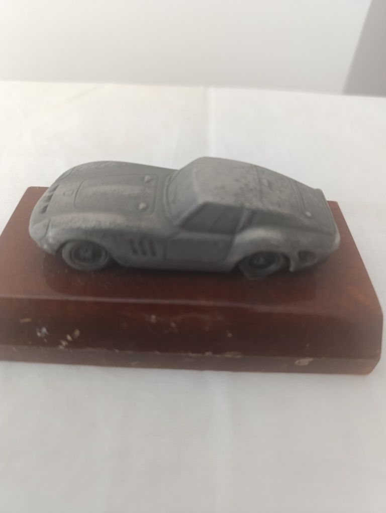 Miniatura em estanho